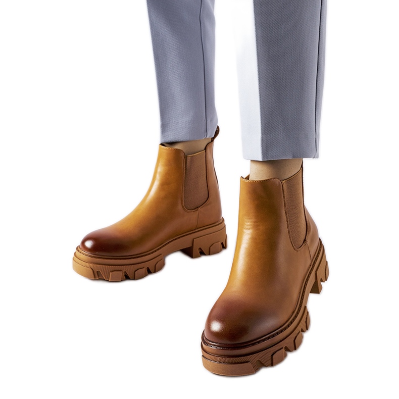 Botine maro masive cu slip-on de la Castell