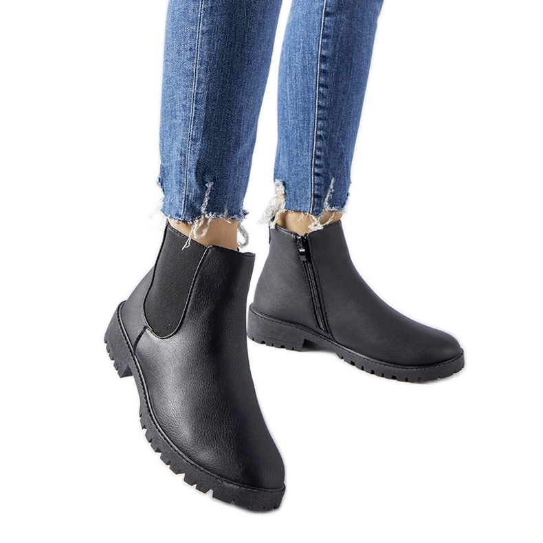 Cizme Sabre izolate negre negru