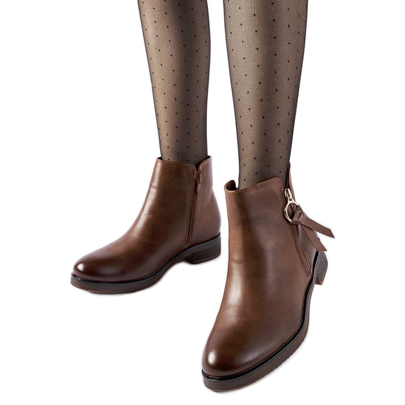 Botine clasice Corciano izolate maro