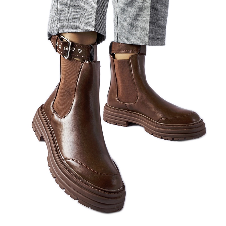 Cizme maro cu închidere decorativă de la Jonesboro Cizme maro cu închidere decorativă de la Jonesboro