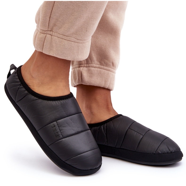 Papuci izolați pentru femei Black Big Star KK274604 negru