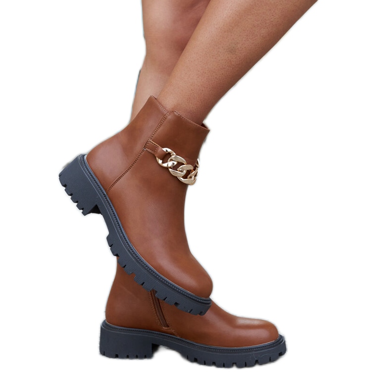 Botine maro decorate cu un lant Bonsaint