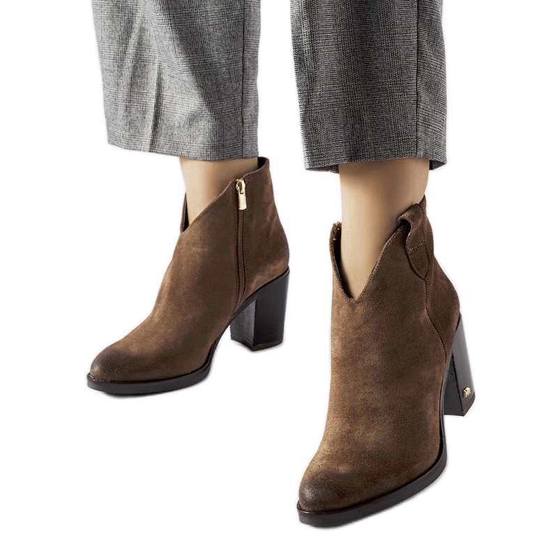 Cizme izolate din piele intoarsa maro Karino Cizme izolate din piele intoarsa maro Karino