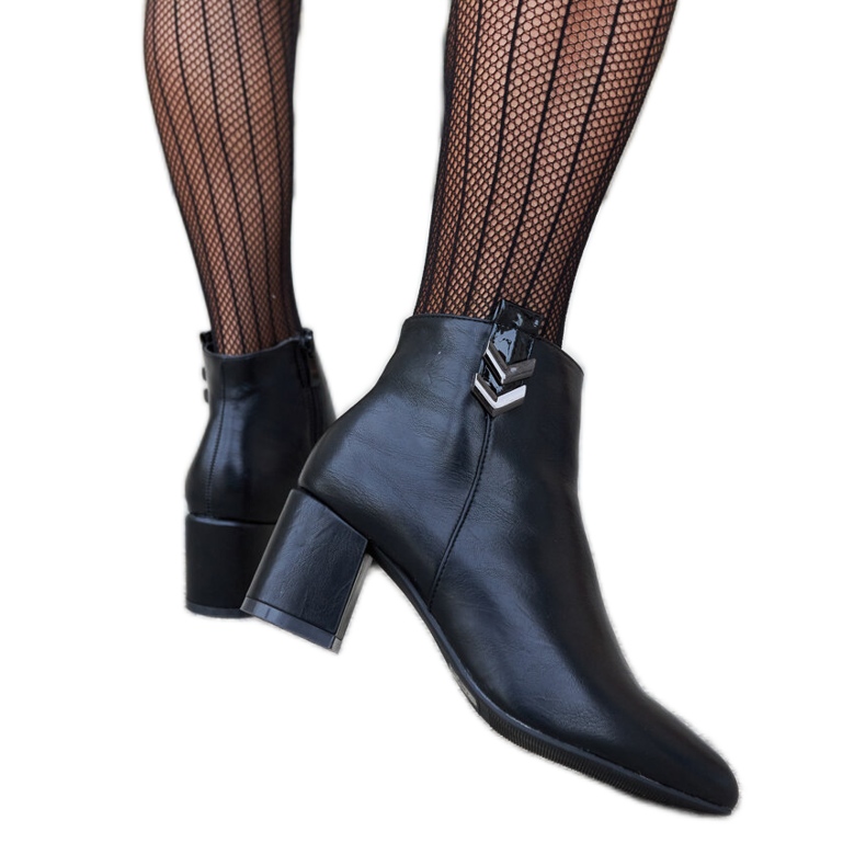 Botine negre cu toc de la Aniceto negru