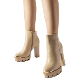 Inna Botine bej cu vârf decorativ pe toc Pepe Inna Botine bej cu vârf decorativ pe toc Pepe