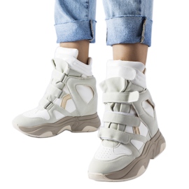 Tenisi cu pană albi și mentă de la Novarese