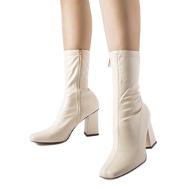 Botine bej de la Upland Botine bej de la Upland