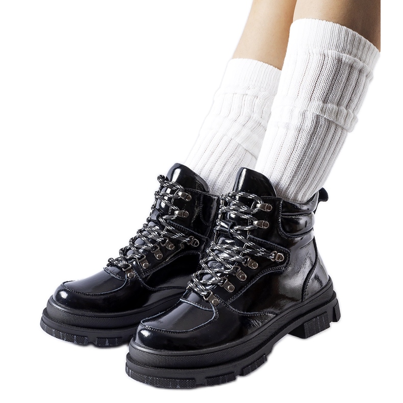 Botine negre lacuite de la Richards negru Botine negre lacuite de la Richards negru