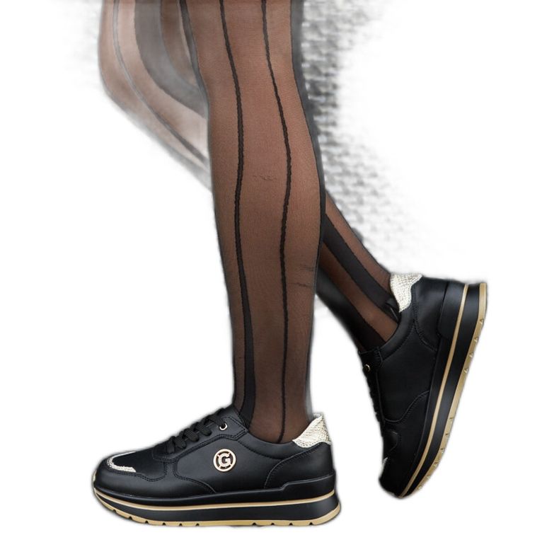 Pantofi din piele neagra cu strasuri negru