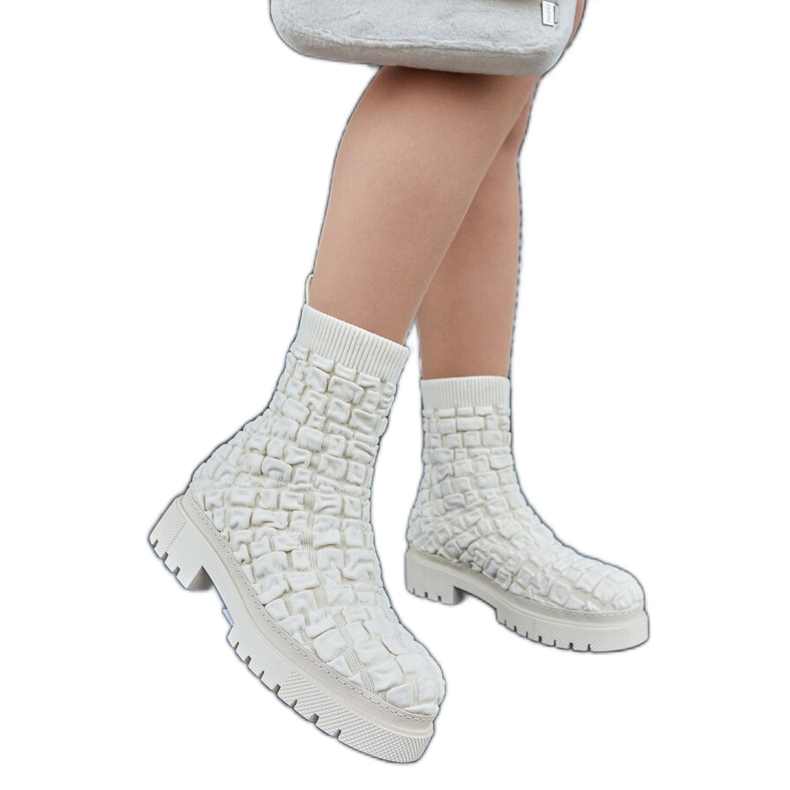 Botine bej cu partea superioară a șosetei de la Arlington Botine bej cu partea superioară a șosetei de la Arlington