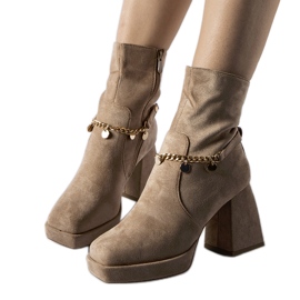 Botine izolate bej cu pandantiv Saviore