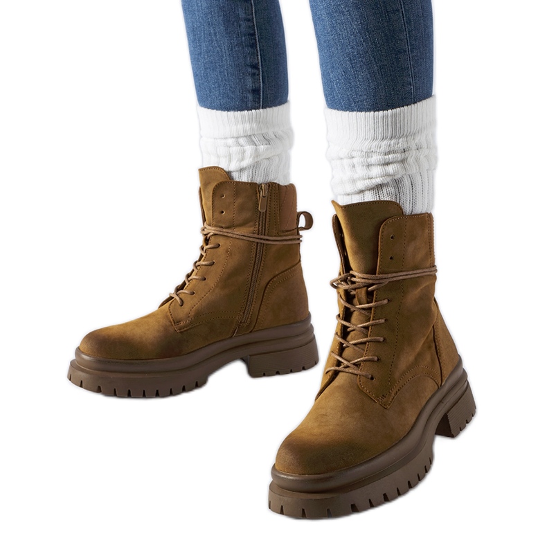 Cizme maro cu vârful uzat de la Vadnais Cizme maro cu vârful uzat de la Vadnais