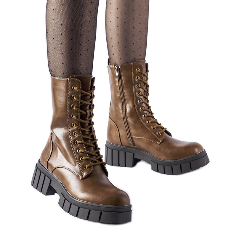 Muncitori clasici maro de la Pedraza Muncitori clasici maro de la Pedraza