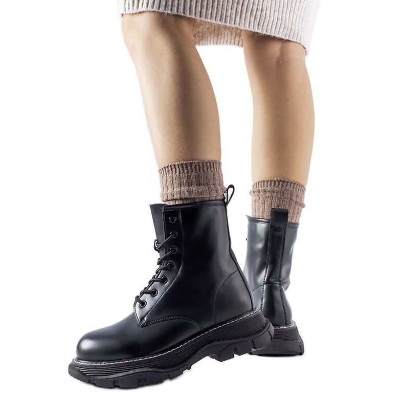 Pantofi negri pentru muncitori, cu o talpă Borsano masivă negru