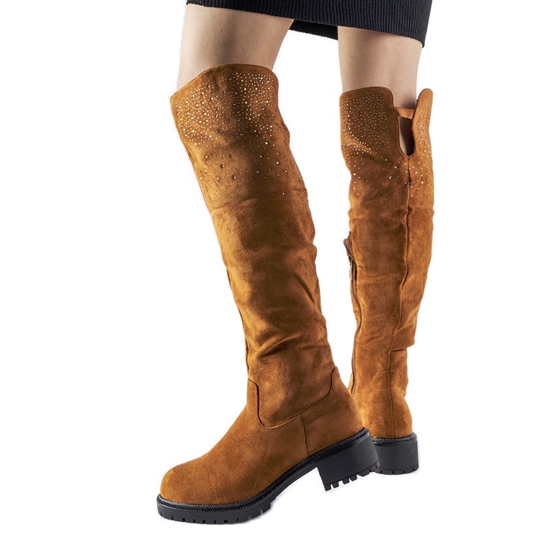 Cizme lungi maro cu strasuri de la Colleen