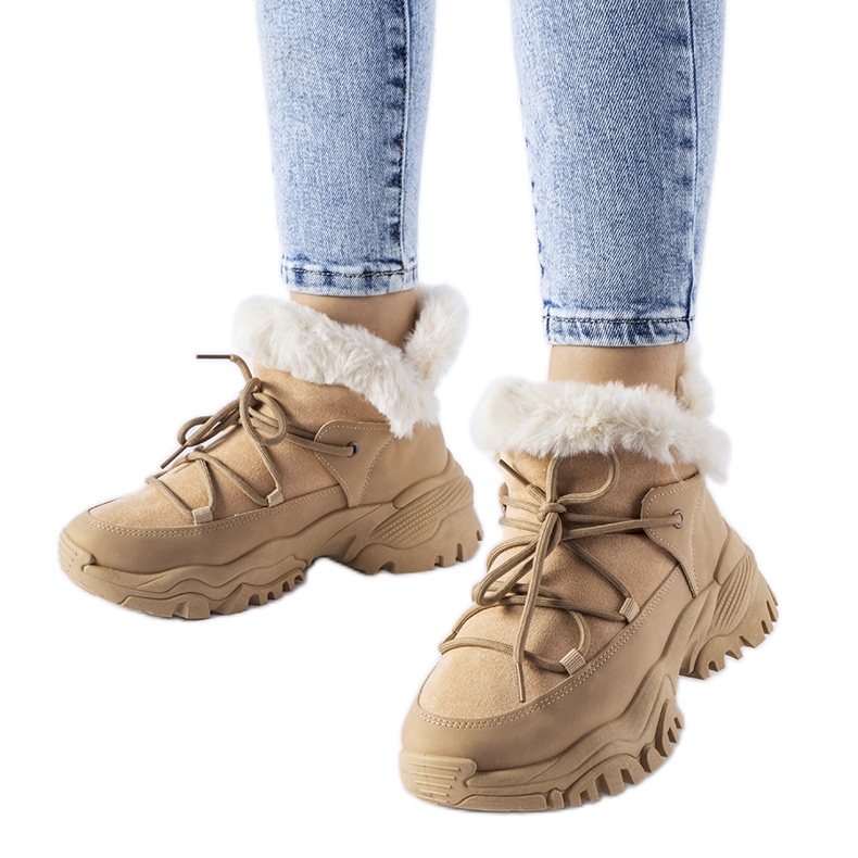 News Cizme de zapada izolate bej de la Petaluma