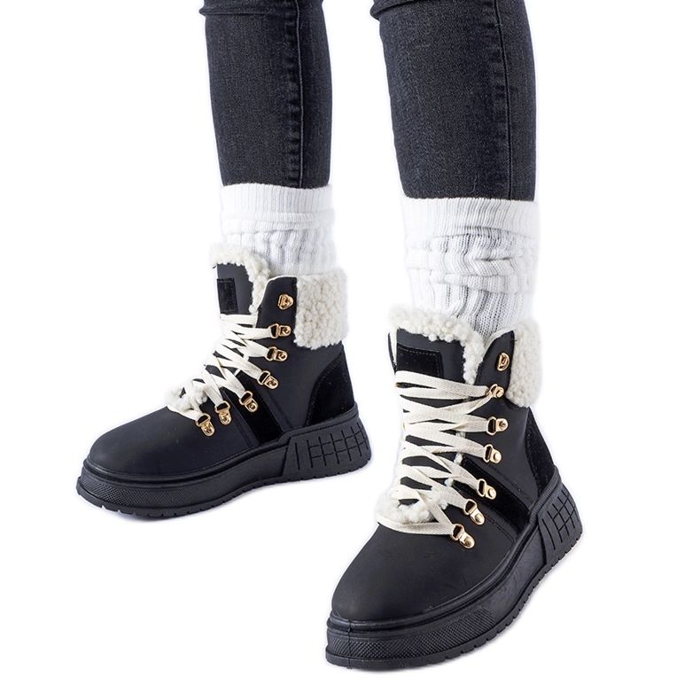 Muncitori de culoare pe o platformă uriașă Rodrigo negru