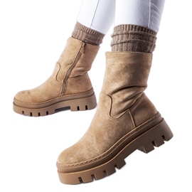 Botine izolate maro cu platformă Umber masivă