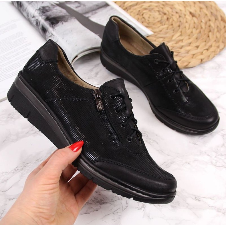 Helios W H334B pantofi din piele lucioasă, negru