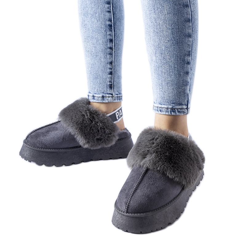 Papuci izolați gri cu bandă elastică și blană Sangro