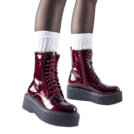 Lucrători de brevete din Burgundia pe platforma Leos roșu Lucrători de brevete din Burgundia pe platforma Leos roșu