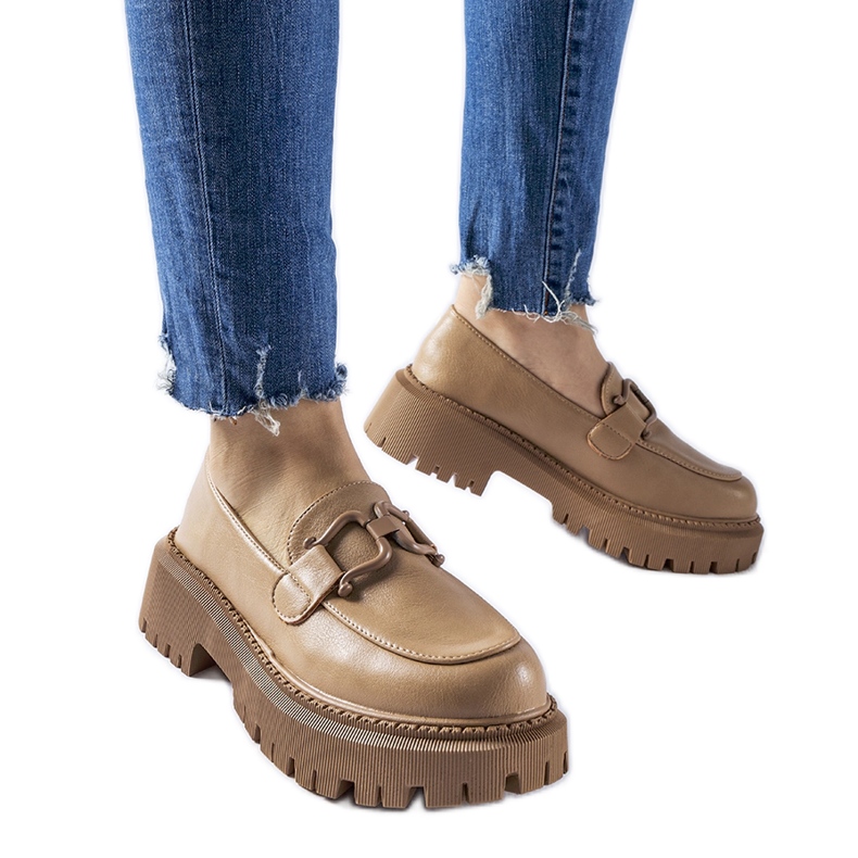 Mocasini bej decorati cu catarama Cava