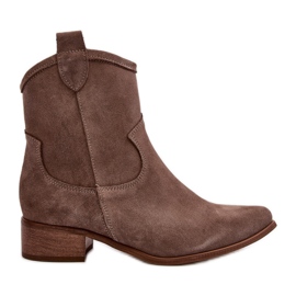 Cizme de cowboy din piele intoarsa Zazoo 3329, cu tocuri joase, bej inchis Cizme de cowboy din piele intoarsa Zazoo 3329, cu tocuri joase, bej inchis