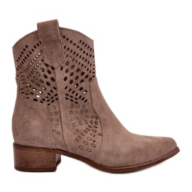 Zazoo 3305 Cizme de cowboy ajurate pentru femei cu toc mic, piele intoarsa Cappucino bej Zazoo 3305 Cizme de cowboy ajurate pentru femei cu toc mic, piele intoarsa Cappucino bej