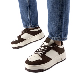 Tenisi maro pe platforma Crim