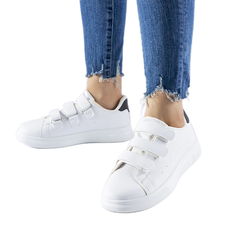 Adidasi albi cu inchidere Velcro de la Paré