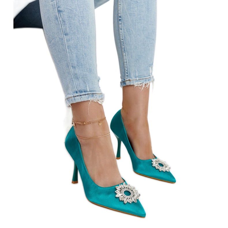 Tocuri verzi inalte cu finisaj satinat si strasuri de la Susegana verde