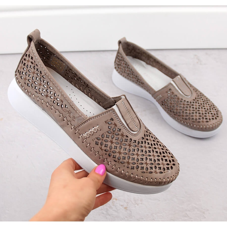 Pantofi slip-on, ajurati, din piele, bej T.Sokolski 0712