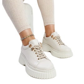 Adidași din piele bej deschis de la Karino Adidași din piele bej deschis de la Karino
