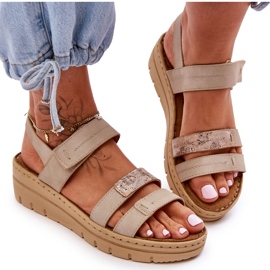 Vinceza Sandale de damă din piele cu velcro, bej Vinceza Sandale de damă din piele cu velcro, bej