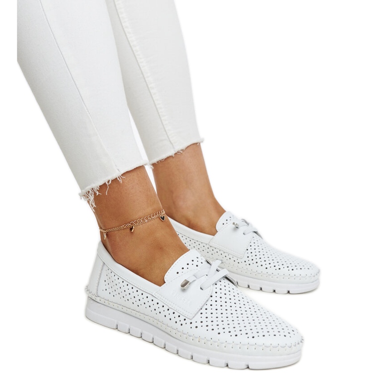 Pantofi ajurati din piele alba Vinceza Pantofi ajurati din piele alba Vinceza