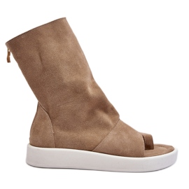 Sandale Zazoo 3441 pentru femei de piele intoarsa cu partea superioara bej inchis Sandale Zazoo 3441 pentru femei de piele intoarsa cu partea superioara bej inchis