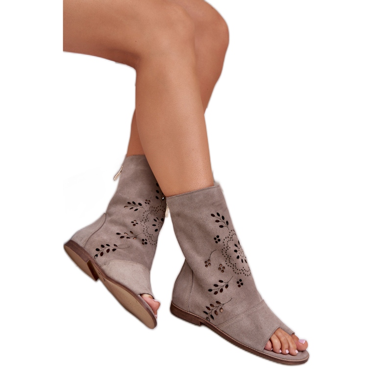 Sandale Zazoo 3437 pentru femei de piele intoarsa, cu partea superioara cu fermoar, bej