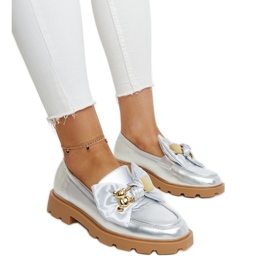 Mocasini argintii cu ac de siguranta decorativ de la Bogumil Mocasini argintii cu ac de siguranta decorativ de la Bogumil