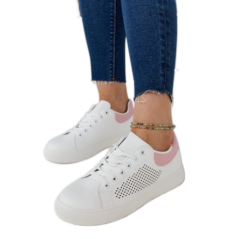 Tenisi albi Semhar ajurati Tenisi albi Semhar ajurati