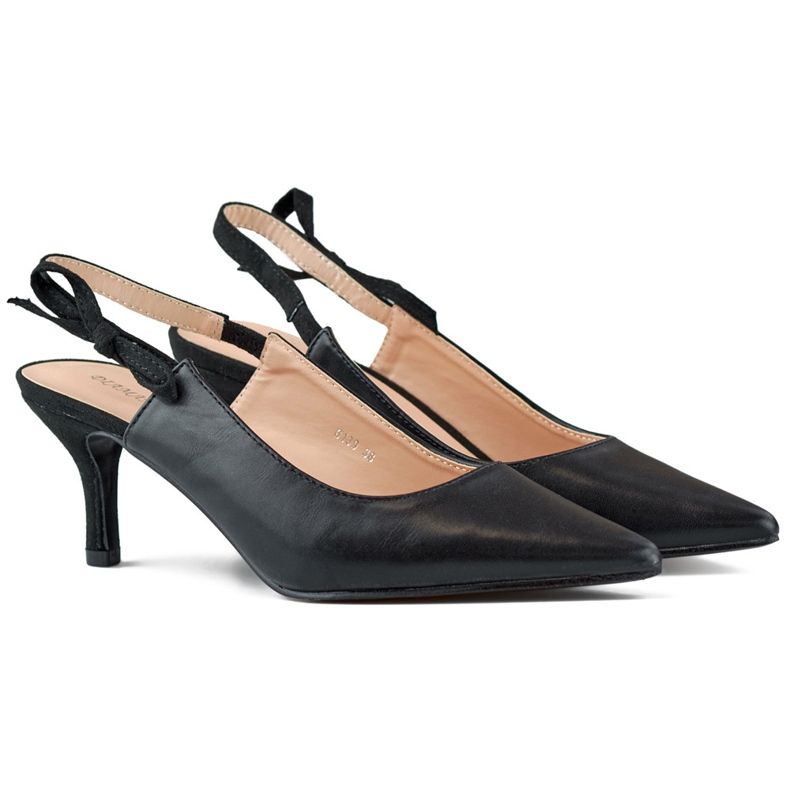 Tocuri înalte negre elegante cu toc deschis negru