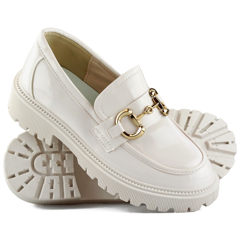 Mocasini de dama bej patentat