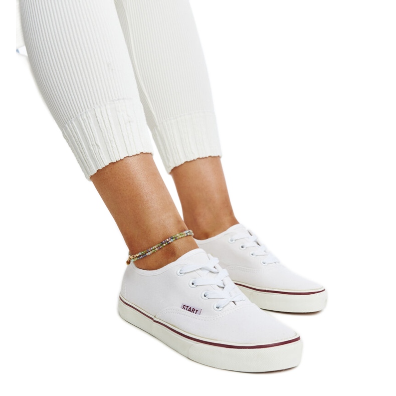 Tenisi albi clasici Erla