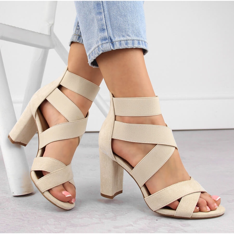 Sandale de damă cu toc cu benzi elastice bej eVento 6964 Sandale de damă cu toc cu benzi elastice bej eVento 6964