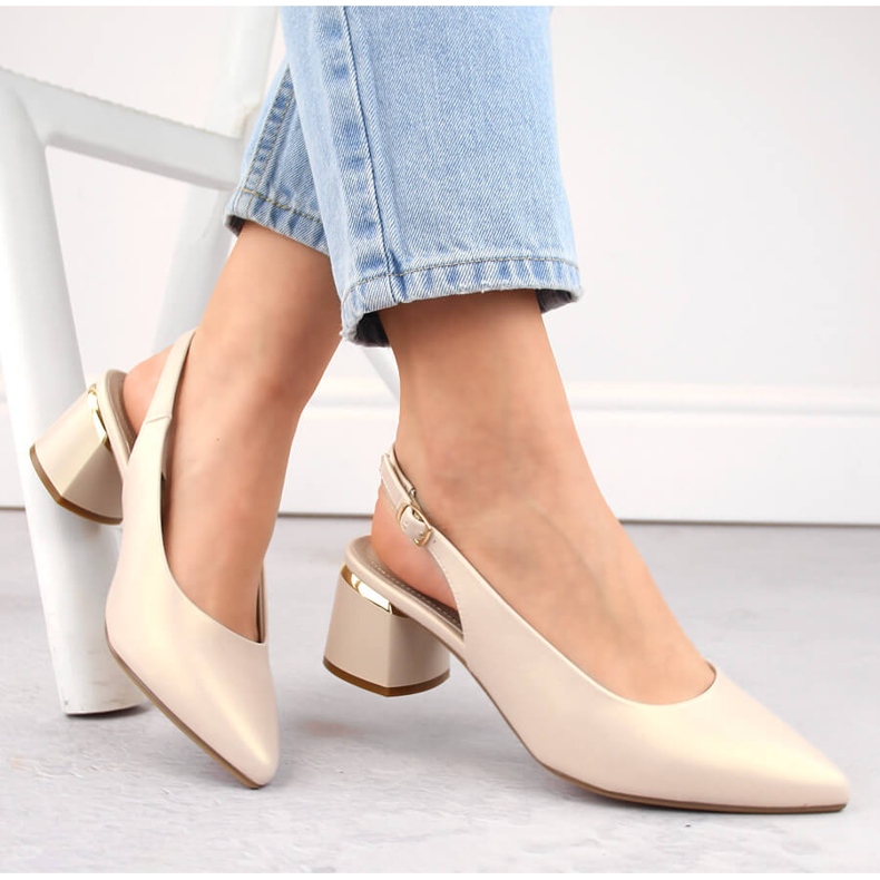 Sandale de damă elegante, cu vârf complet, bej perlat Sergio Leone SK175