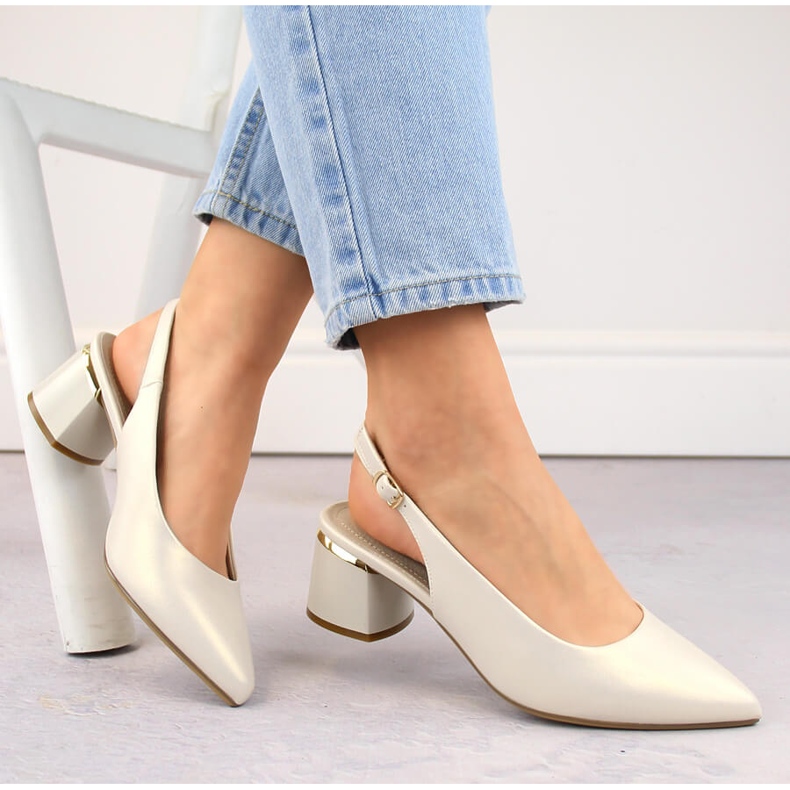 Sandale elegante de damă, cu vârf complet, perle Sergio Leone SK175 bej