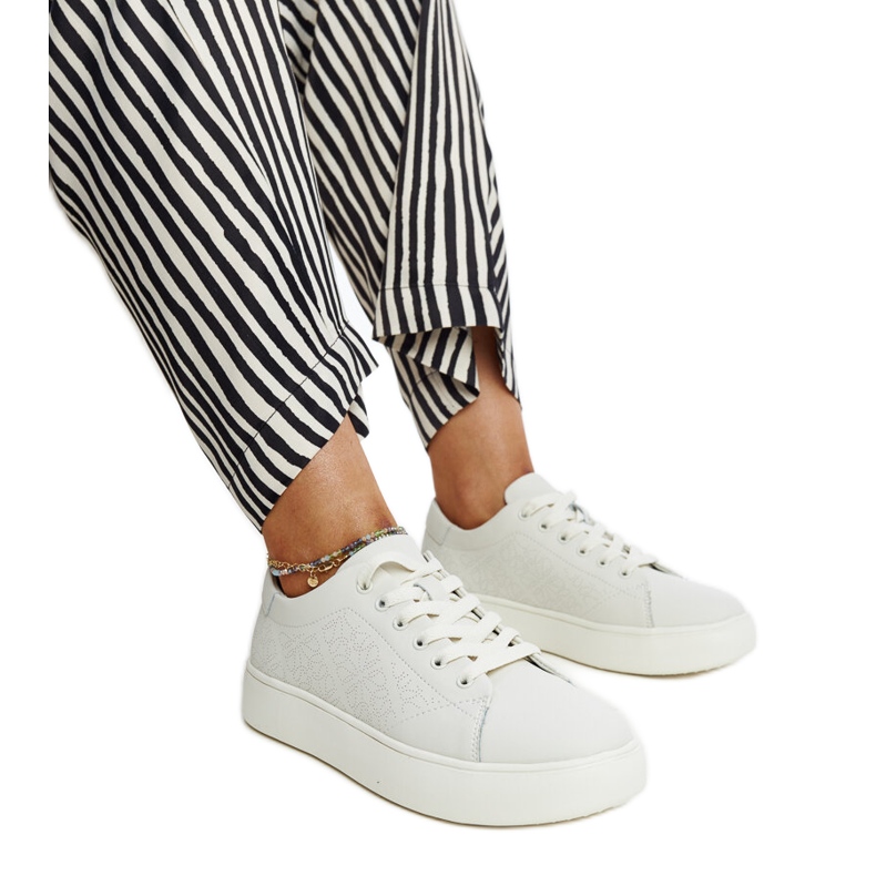 Tenisi din piele bej Tenisi din piele bej