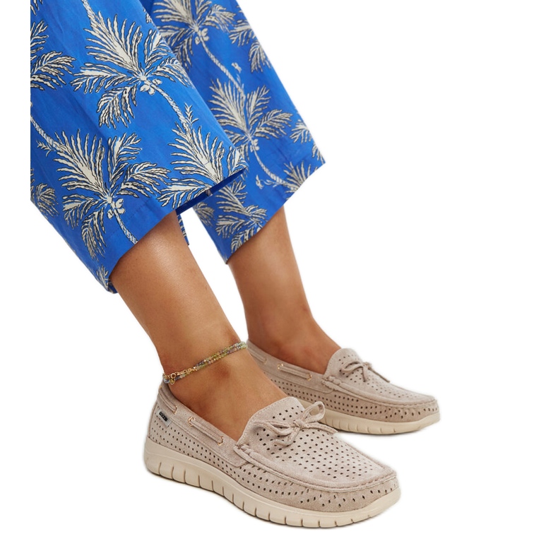 Mocasini din piele bej cu fundita maro