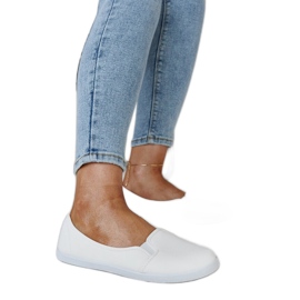 Tenisi slip-on albi din piele ecologica Wordana Tenisi slip-on albi din piele ecologica Wordana