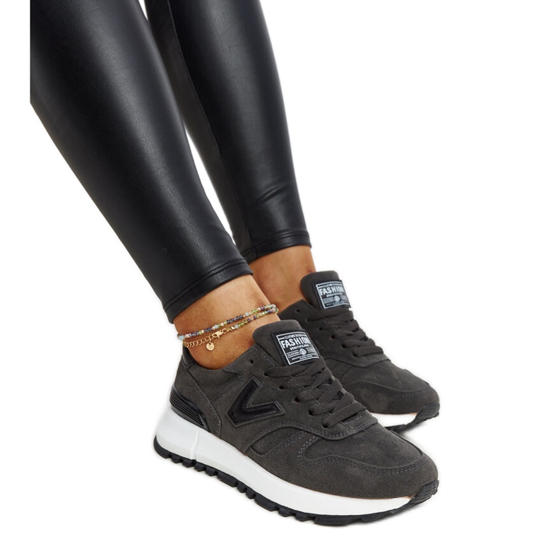 Adidași gri închis cu talpă Olonio mai groasă