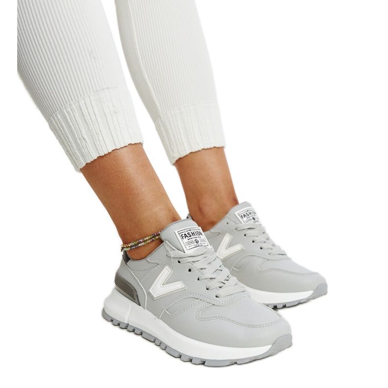 Adidasi gri cu talpa Cettina mai groasa